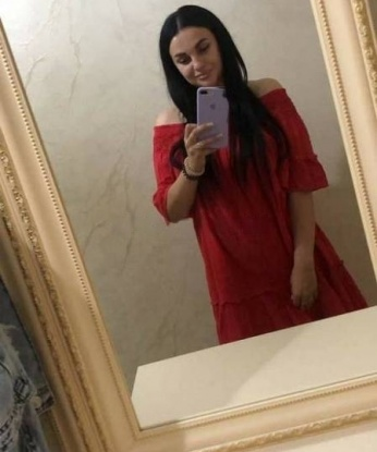 Я живу в Москве и готова погрузить тебя в мир сказочных эмоций и невероятных ощущений.
🌹 Мои услуги – это искусный эротический массаж, ласковый оральный секс и горячие встречи, которые оставят твои самые сокровенные фантазии воплощенными. Я чувственная соблазнительница с аппетитным телом, и я готова подарить тебе незабываемую ночь.
💫 Мои клиенты ценят меня за мою внимательность и готовность удовлетворить их каждое желание. Встречи со мной – это особый мир, где ты погрузишься в прекрасный плен чувств и наслаждения.
📷 На моем профиле ты найдешь немного фотографий, чтобы представить себе, какая я красивая и сексуальная. Но лучше всего – это встретиться со мной лично, и ты увидишь, что я подарю тебе драгоценные мгновения настоящего удовольствия.
🌇 Жду тебя в Москве, чтобы создать неповторимые воспоминания вместе. Не упусти шанс испытать настоящую страсть и нежность. Звони прямо сейчас и давай начнем нашу незабываемую встречу! 💋 Дарья